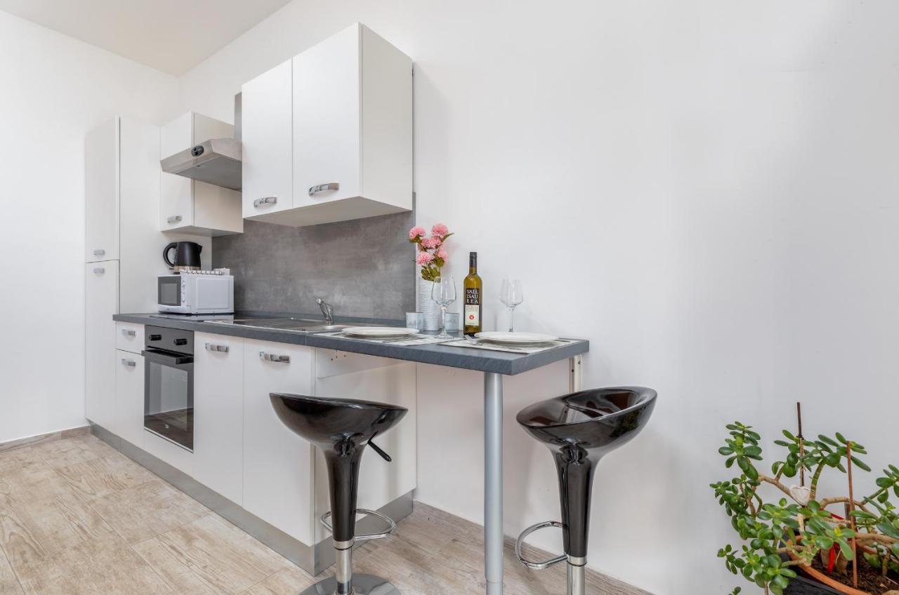 Apartmani Magdalena Pula Bagian luar foto