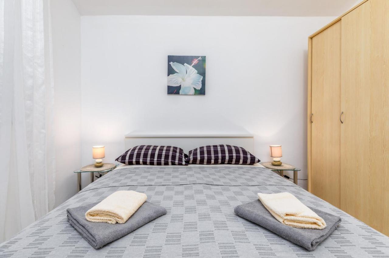 Apartmani Magdalena Pula Bagian luar foto