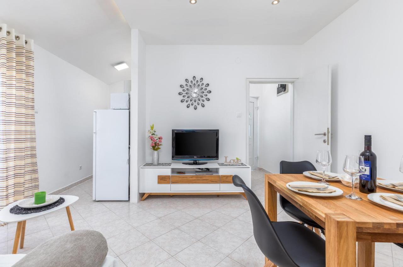 Apartmani Magdalena Pula Bagian luar foto